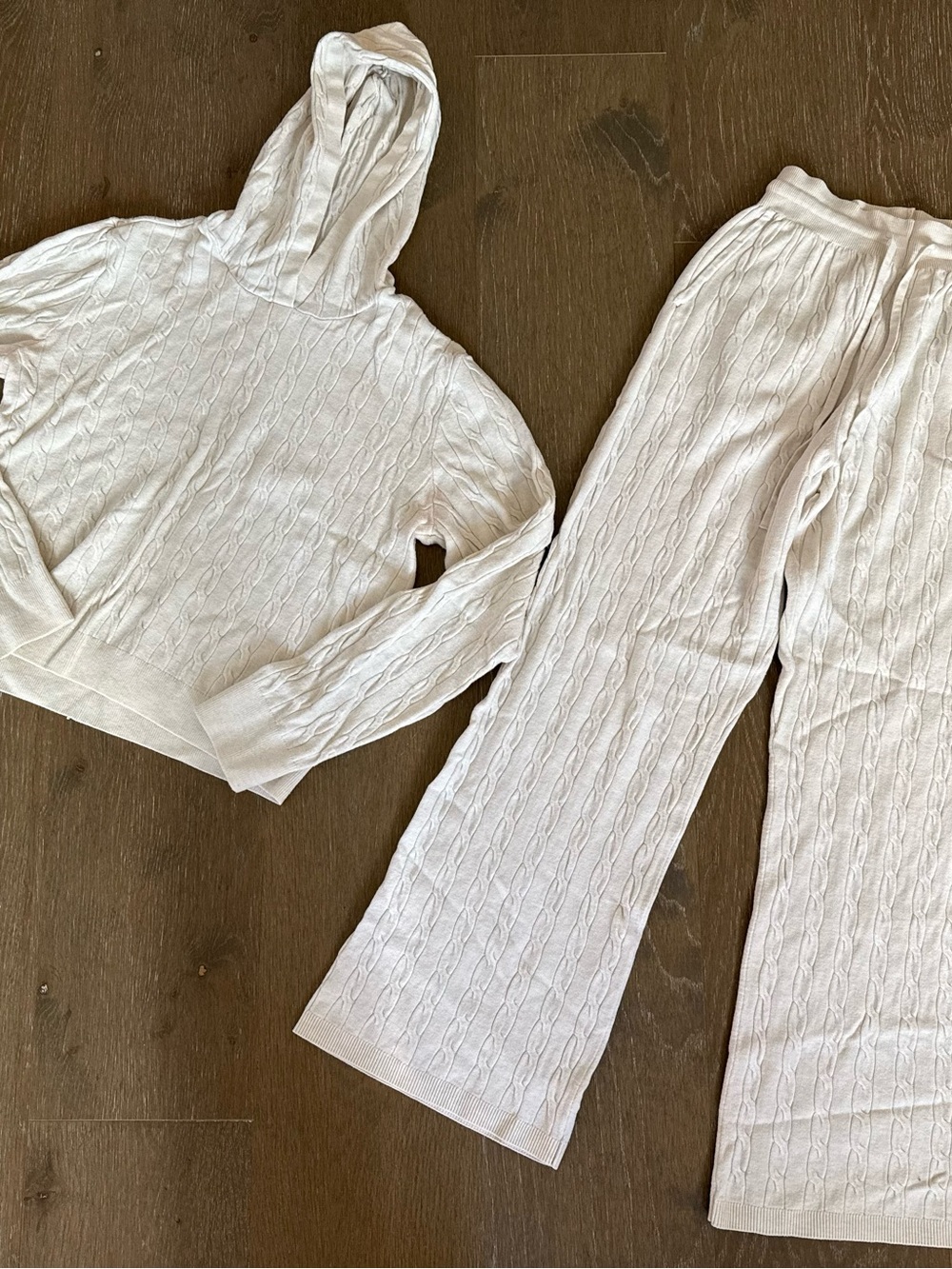 Cozy Uniqlo Cable Knit Hoodie & Lounge Pants Set - Cream